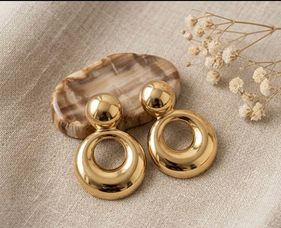 Boucles d’Oreille Pendantes Dorées — Acier Inoxydable