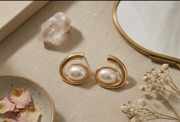 Grandes Boucles d’Oreille Dorées aux Perles — Acier Inoxydable