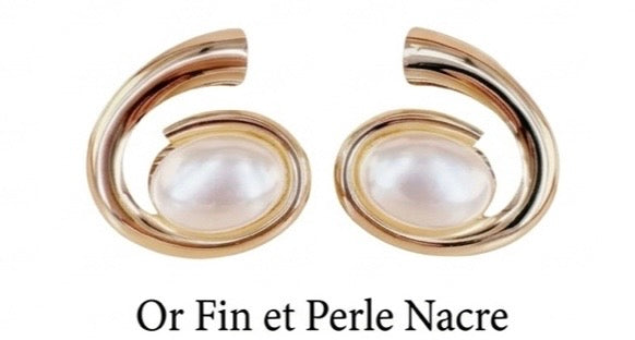Grandes Boucles d’Oreille Dorées aux Perles — Acier Inoxydable