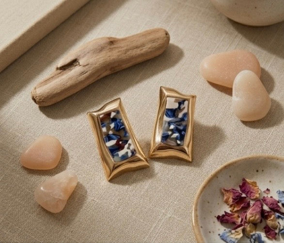 Grandes Boucles d’Oreille Motif Résine Dorées — Acier Inoxydable