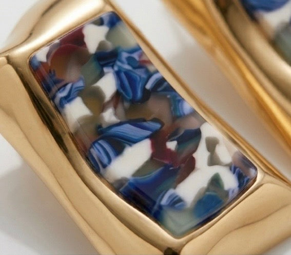 Grandes Boucles d’Oreille Motif Résine Dorées — Acier Inoxydable
