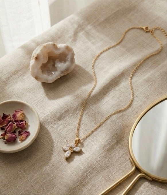 Collier Anti-Stress Papillon Doré — Acier Inoxydable
