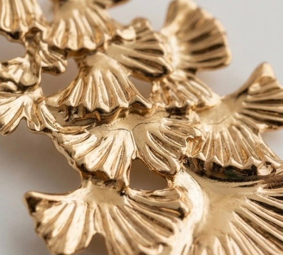 Boucles d’Oreille Pendantes Feuille de Ginkgo Dorées — Acier Inoxydable