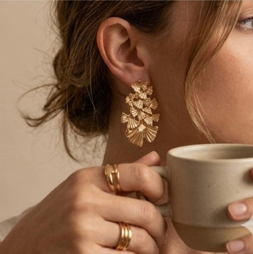Boucles d’Oreille Pendantes Feuille de Ginkgo Dorées — Acier Inoxydable